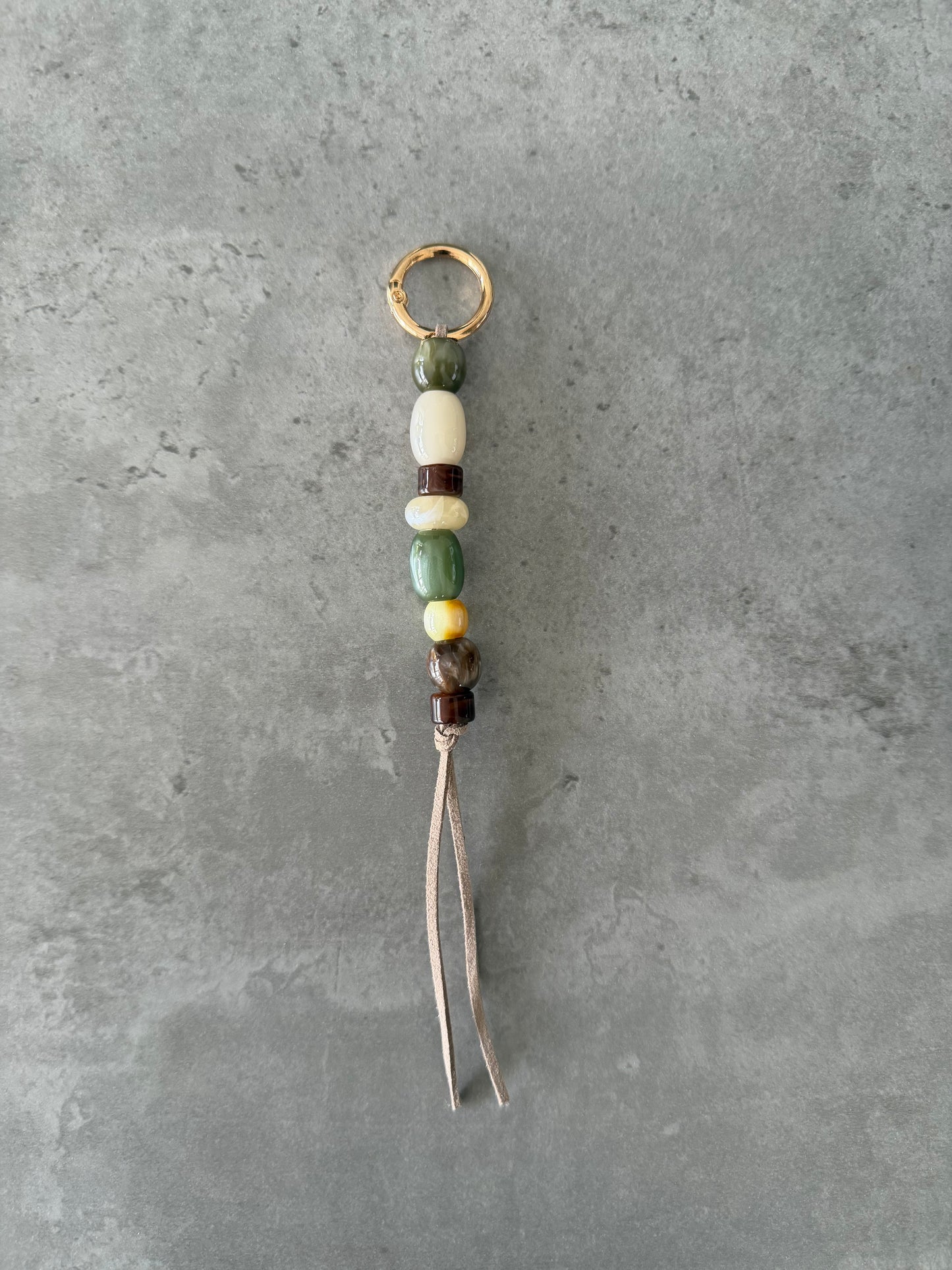 bag/key charm mixed colors - neutral