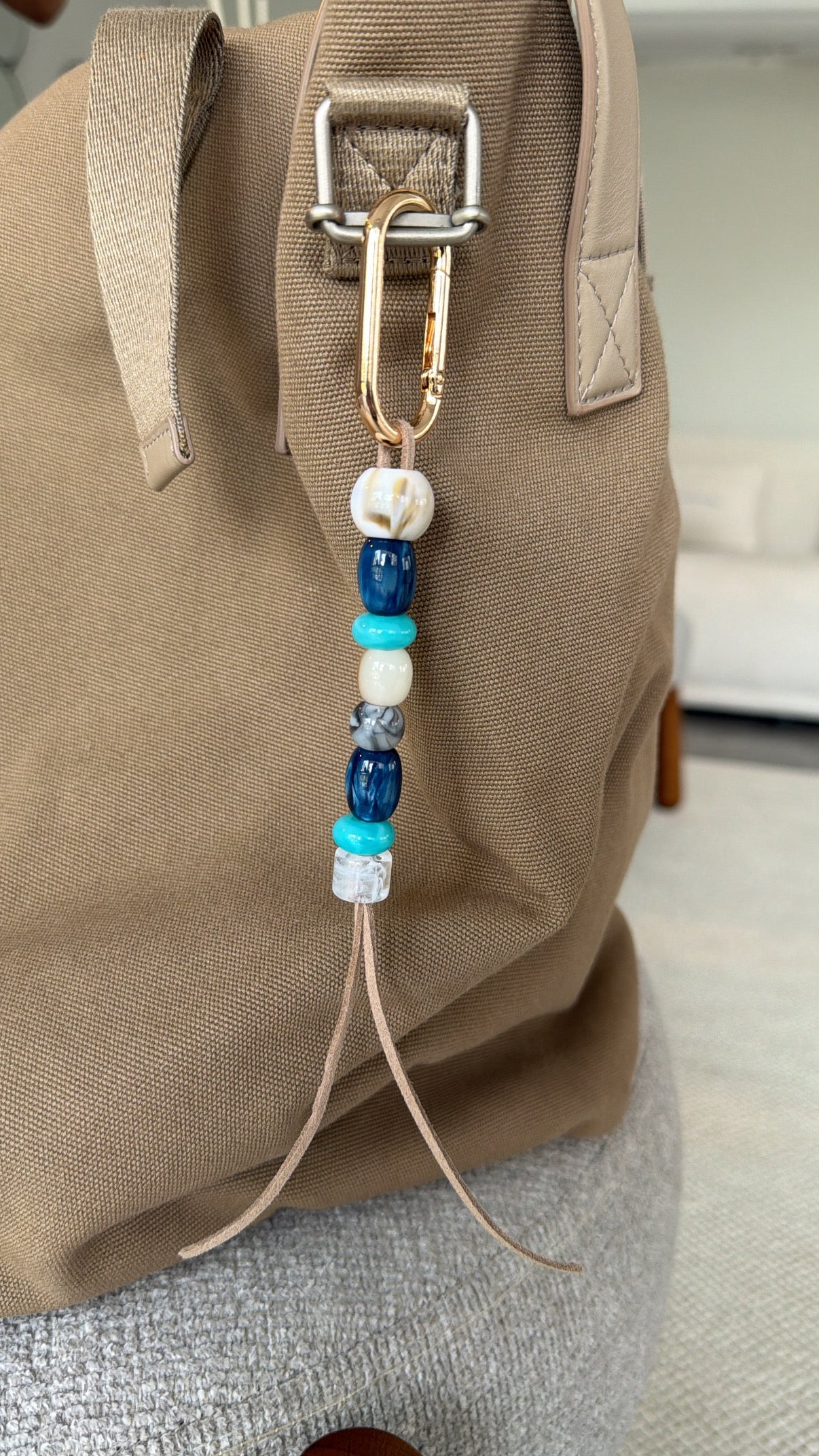 bag/key charm blues & whites cream - beigish thread
